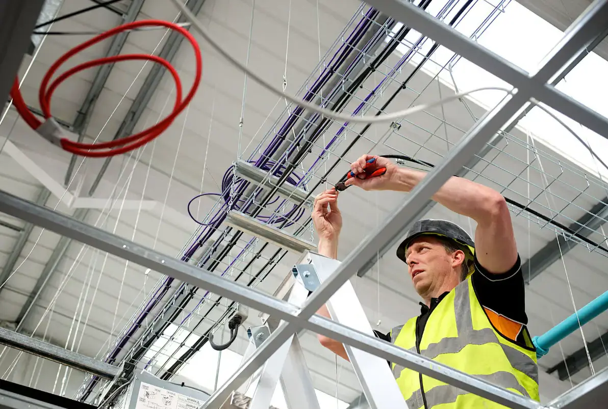 Industrial electrical installations by JJES